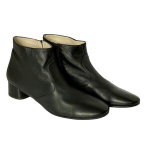 Almalfi Black Rangoni Booties 11M Soft Leather Round Toe Side Zip Italy NEW